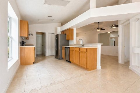 House in Winter Garden, Florida 3 bedrooms, 151.24 sq.m. № 2152360 - photo 16