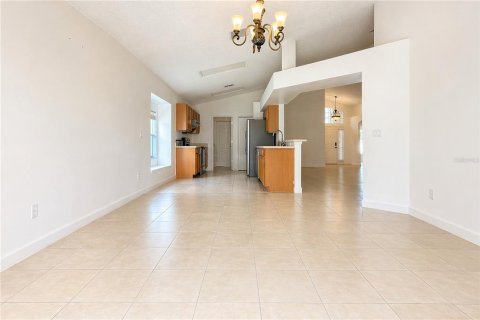 House in Winter Garden, Florida 3 bedrooms, 151.24 sq.m. № 2152360 - photo 17