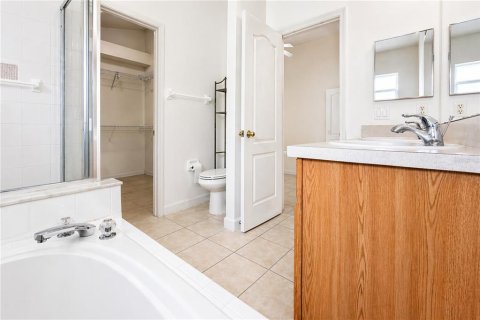 House in Winter Garden, Florida 3 bedrooms, 151.24 sq.m. № 2152360 - photo 23