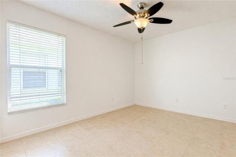 House in Winter Garden, Florida 3 bedrooms, 151.24 sq.m. № 2152360 - photo 9