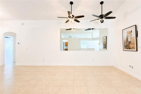 House in Winter Garden, Florida 3 bedrooms, 151.24 sq.m. № 2152360 - photo 12