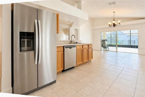 House in Winter Garden, Florida 3 bedrooms, 151.24 sq.m. № 2152360 - photo 14