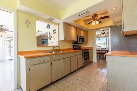 House in Punta Gorda, Florida 2 bedrooms, 130.16 sq.m. № 1835366 - photo 14