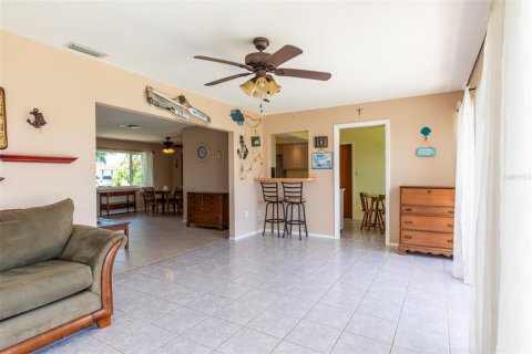 House in Punta Gorda, Florida 2 bedrooms, 130.16 sq.m. № 1835366 - photo 19