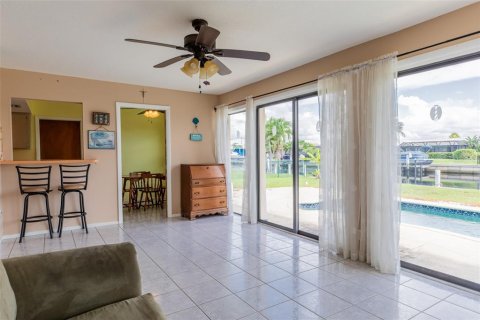 House in Punta Gorda, Florida 2 bedrooms, 130.16 sq.m. № 1835366 - photo 18