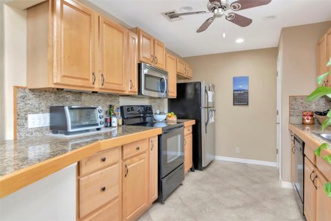 Condominio en venta en Largo, Florida, 1 dormitorio, 79.52 m2 № 1866874 - foto 15