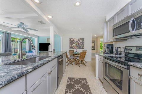 House in Englewood, Florida 2 bedrooms, 103.86 sq.m. № 1732997 - photo 13
