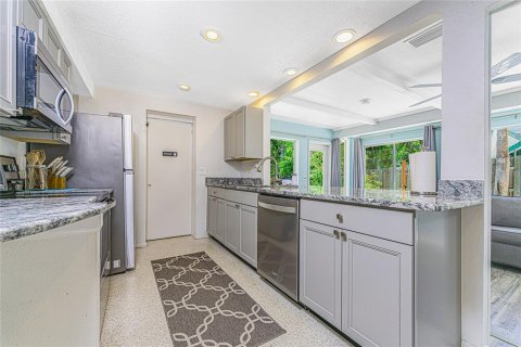 House in Englewood, Florida 2 bedrooms, 103.86 sq.m. № 1732997 - photo 8