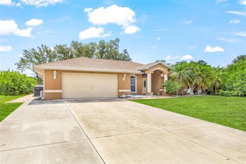 Villa ou maison à North Port, Floride 3 chambres, 178.37 m2 № 2123170