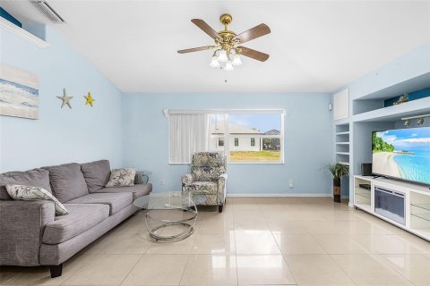 Villa ou maison à vendre à North Port, Floride: 3 chambres, 178.37 m2 № 2123170 - photo 17