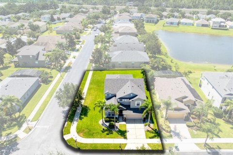 House in Winter Garden, Florida 4 bedrooms, 280.75 sq.m. № 1853398 - photo 2