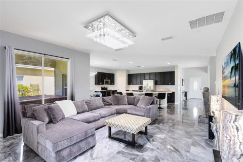 House in Winter Garden, Florida 4 bedrooms, 280.75 sq.m. № 1853398 - photo 14