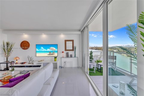 Снять в аренду кондоминиум в Майами-Бич, Флорида 2 спальни, 110.55м2, № 1951709 - фото 24