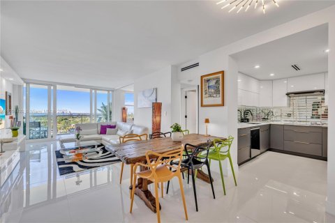 Снять в аренду кондоминиум в Майами-Бич, Флорида 2 спальни, 110.55м2, № 1951709 - фото 25