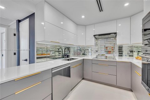 Снять в аренду кондоминиум в Майами-Бич, Флорида 2 спальни, 110.55м2, № 1951709 - фото 20