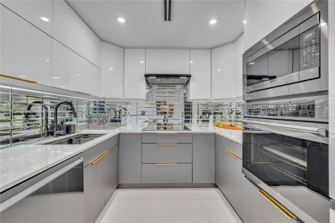 Снять в аренду кондоминиум в Майами-Бич, Флорида 2 спальни, 110.55м2, № 1951709 - фото 19