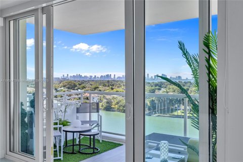 Снять в аренду кондоминиум в Майами-Бич, Флорида 2 спальни, 110.55м2, № 1951709 - фото 16