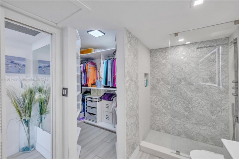 Снять в аренду кондоминиум в Майами-Бич, Флорида 2 спальни, 110.55м2, № 1951709 - фото 7