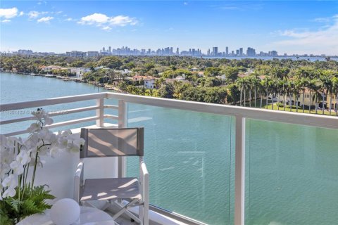 Снять в аренду кондоминиум в Майами-Бич, Флорида 2 спальни, 110.55м2, № 1951709 - фото 4