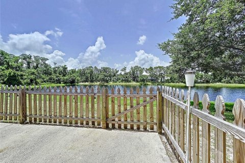House in Riverview, Florida 4 bedrooms, 174.1 sq.m. № 1781272 - photo 15