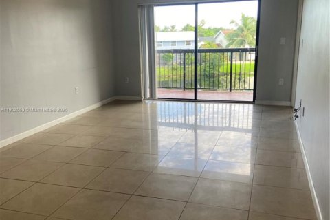 Купить кондоминиум в Санрайз, Флорида 2 спальни, 91.6м2, № 1953941 - фото 10