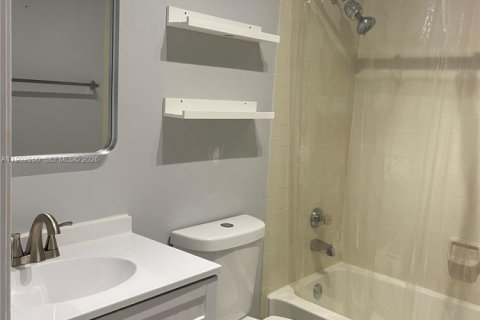 Copropriété à vendre à Sunrise, Floride: 2 chambres, 91.6 m2 № 1953941 - photo 30