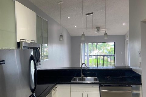 Купить кондоминиум в Санрайз, Флорида 2 спальни, 91.6м2, № 1953941 - фото 12