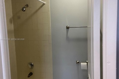 Copropriété à vendre à Sunrise, Floride: 2 chambres, 91.6 m2 № 1953941 - photo 25