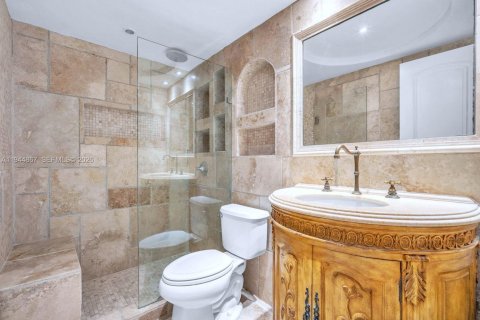 Condo in Hollywood, Florida, 2 bedrooms  № 2002696 - photo 25