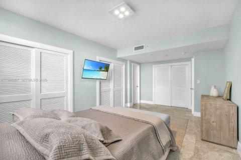 Condo in Hollywood, Florida, 2 bedrooms  № 2002696 - photo 23