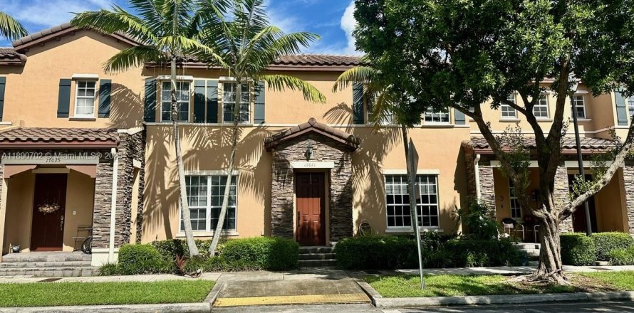 Таунхаус в Майами, Флорида 3 спальни, 149.39м2 № 1944640