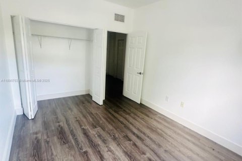 Снять в аренду таунхаус в Майами, Флорида 3 спальни, 149.39м2, № 1944640 - фото 13