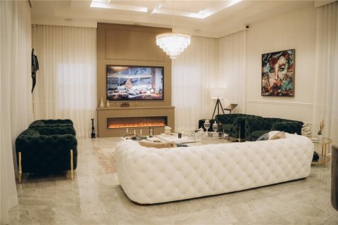 Casa en venta en Winter Garden, Florida, 6 dormitorios, 491.17 m2 № 2123193 - foto 11