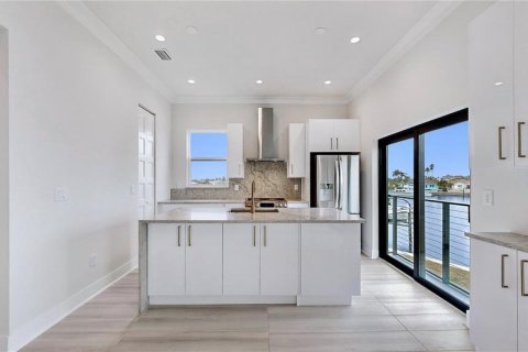 Townhouse in Apollo Beach, Florida 4 bedrooms, 222.59 sq.m. № 1855706 - photo 4
