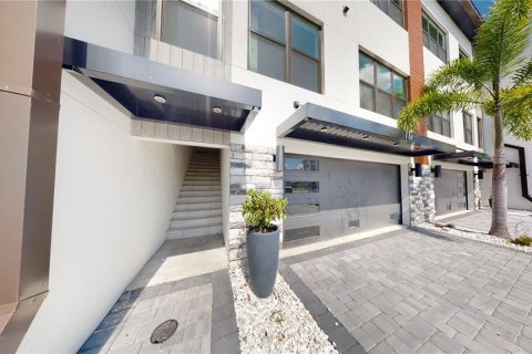 Townhouse in Apollo Beach, Florida 4 bedrooms, 222.59 sq.m. № 1855706 - photo 23