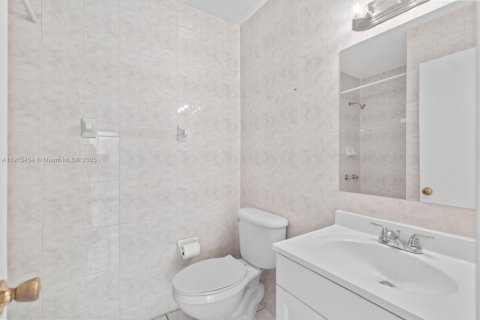 Copropriété à vendre à North Miami Beach, Floride: 2 chambres, 80.55 m2 № 1970742 - photo 6