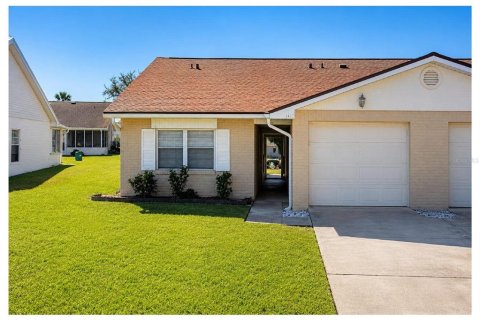 House in Port Orange, Florida 2 bedrooms, 119.57 sq.m. № 2230610