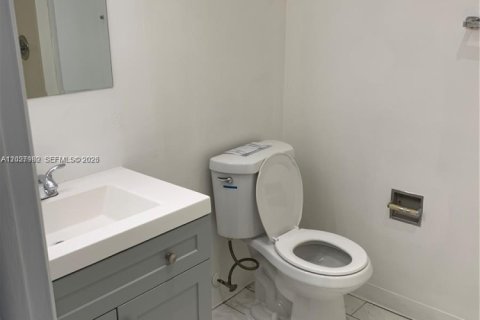 Condominio en alquiler en Miami, Florida, 2 dormitorios, 92.9 m2 № 2085300 - foto 8