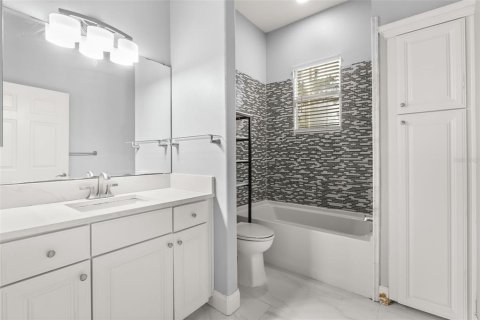 House in Orlando, Florida 3 bedrooms, 316.05 sq.m. № 2287521 - photo 15