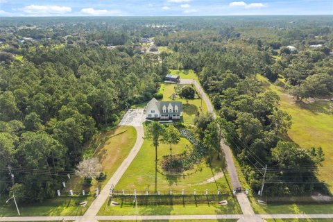 House in Orlando, Florida 3 bedrooms, 316.05 sq.m. № 2287521 - photo 2