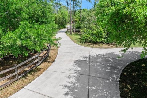 House in Ormond Beach, Florida 5 bedrooms, 288.93 sq.m. № 1626808 - photo 6