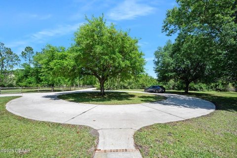 House in Ormond Beach, Florida 5 bedrooms, 288.93 sq.m. № 1626808 - photo 8