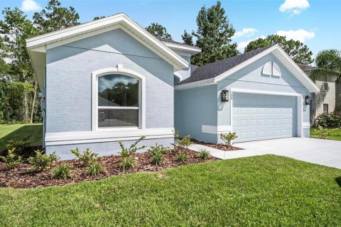 House in Palm Coast, Florida 2 bedrooms, 176.98 sq.m. № 2197315 - photo 5