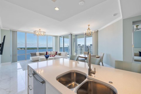 Condo in North Palm Beach, Florida, 2 bedrooms  № 2082188 - photo 8