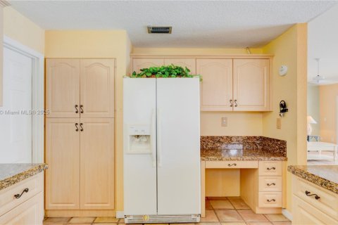 House in Davie, Florida 3 bedrooms, 161.65 sq.m. № 2017180 - photo 28