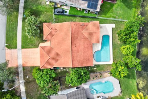 House in Davie, Florida 3 bedrooms, 161.65 sq.m. № 2017180 - photo 9