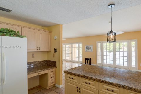 House in Davie, Florida 3 bedrooms, 161.65 sq.m. № 2017180 - photo 29