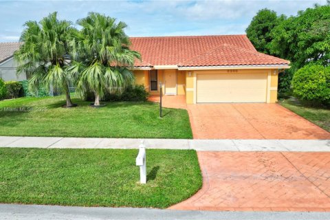 House in Davie, Florida 3 bedrooms, 161.65 sq.m. № 2017180