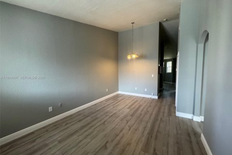 Купить кондоминиум в Хомстед, Флорида 2 спальни, 86.4м2, № 2056584 - фото 2