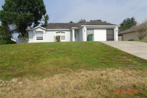 House in Deltona, Florida 3 bedrooms, 159.98 sq.m. № 2267238